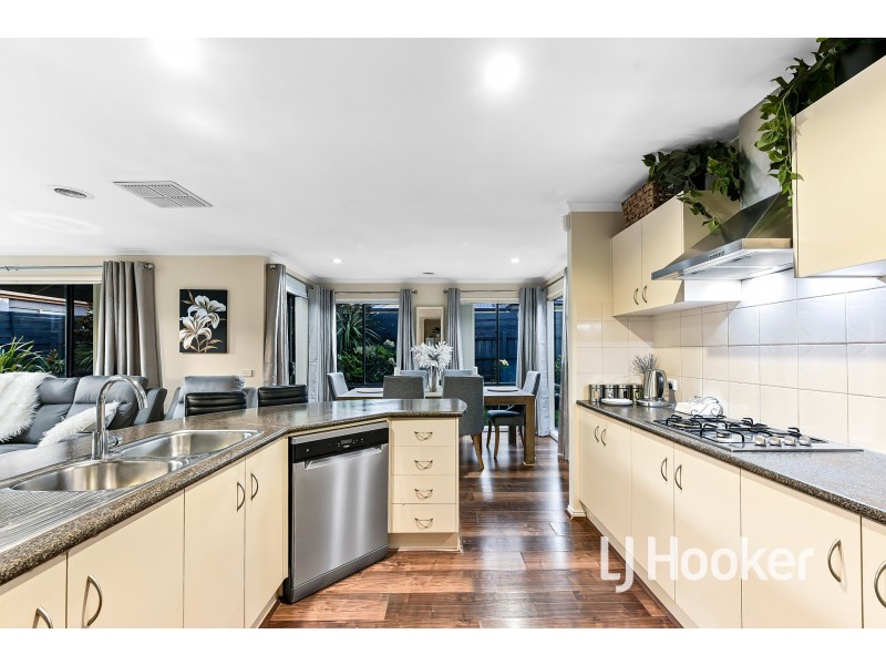 4 Eldershaw Drive, Lynbrook VIC 3975
