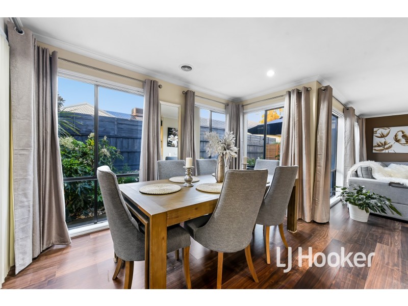 4 Eldershaw Drive, Lynbrook VIC 3975