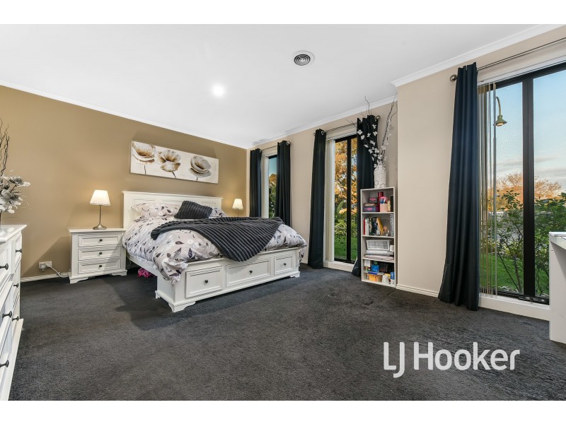 4 Eldershaw Drive, Lynbrook VIC 3975