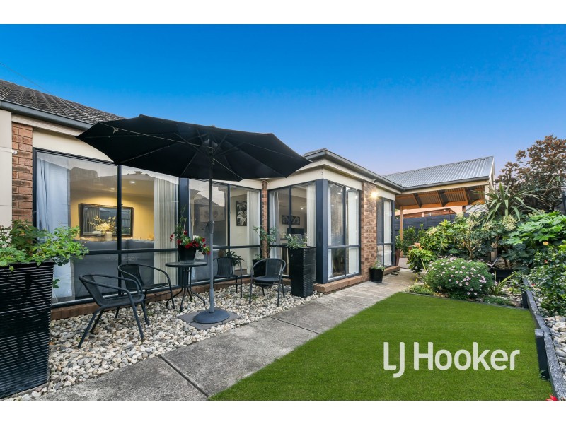 4 Eldershaw Drive, Lynbrook VIC 3975