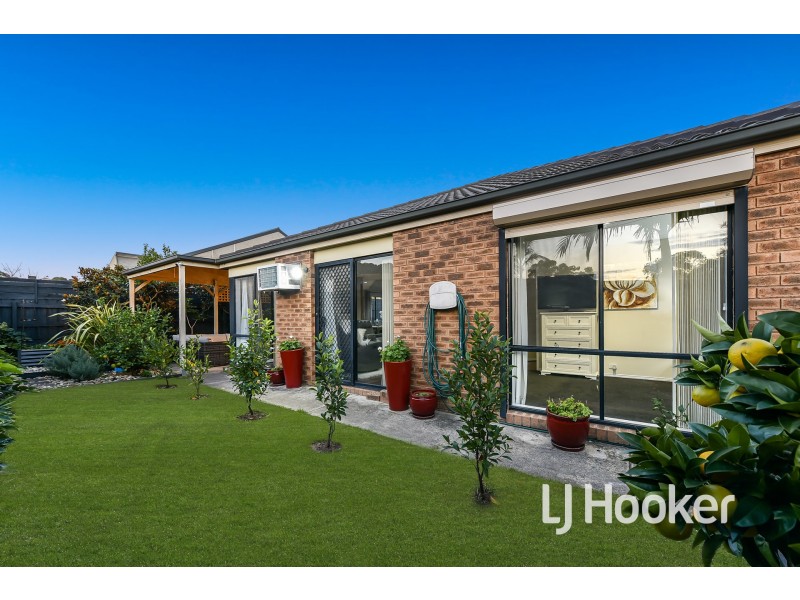 4 Eldershaw Drive, Lynbrook VIC 3975