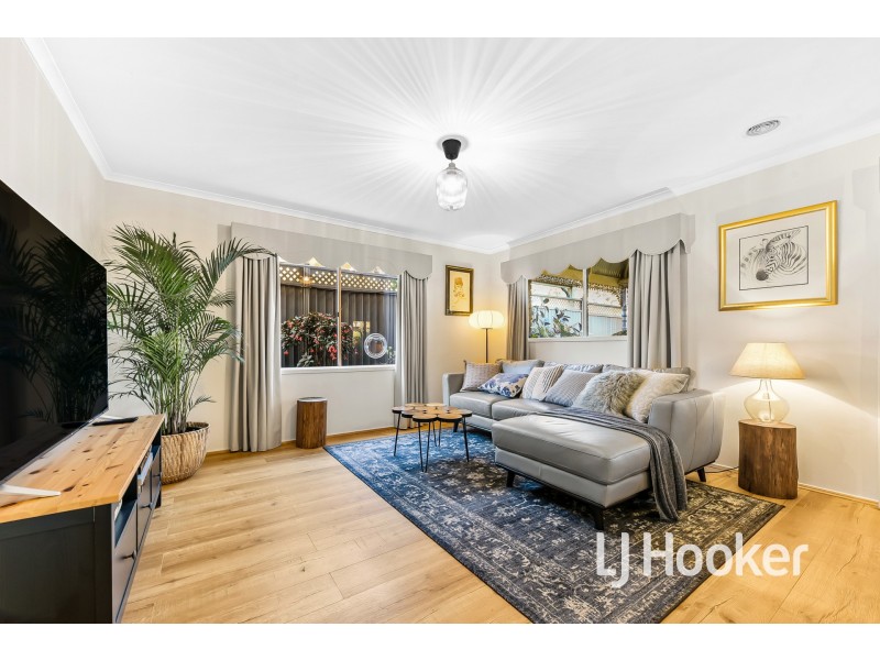 47 Hutchinson Drive, Lynbrook VIC 3975