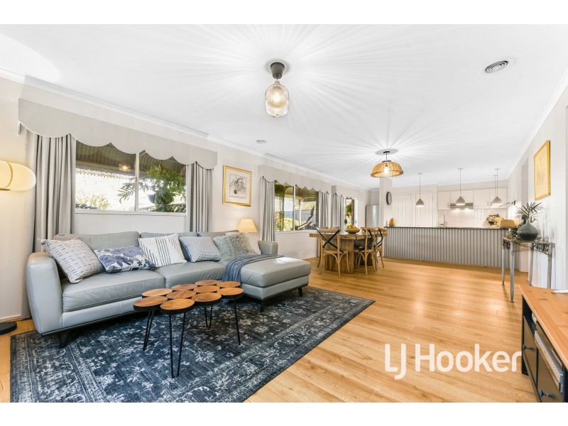 47 Hutchinson Drive, Lynbrook VIC 3975