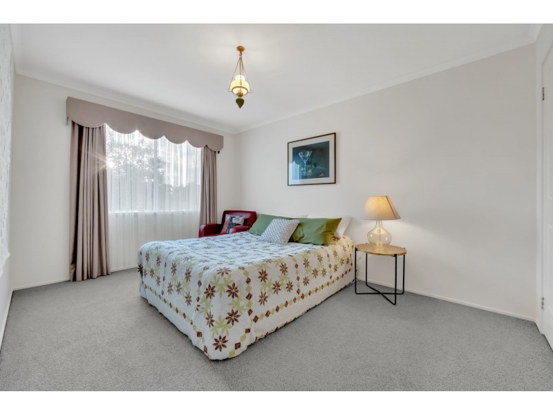 47 Hutchinson Drive, Lynbrook VIC 3975