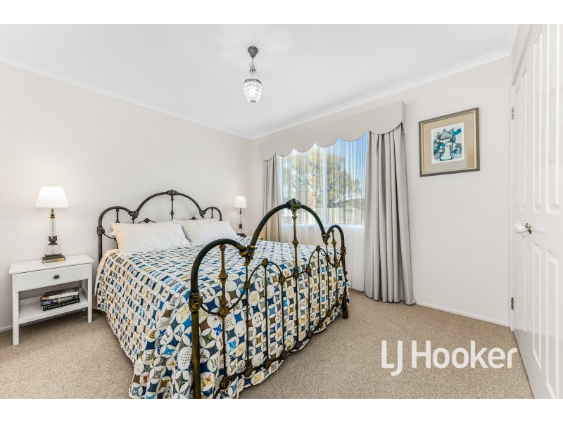 47 Hutchinson Drive, Lynbrook VIC 3975