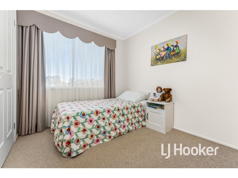 47 Hutchinson Drive, Lynbrook VIC 3975