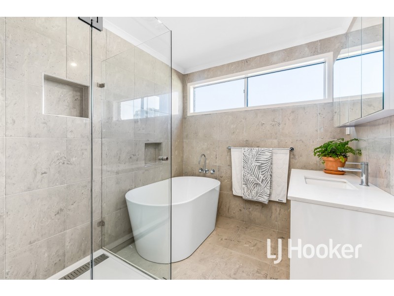 47 Hutchinson Drive, Lynbrook VIC 3975