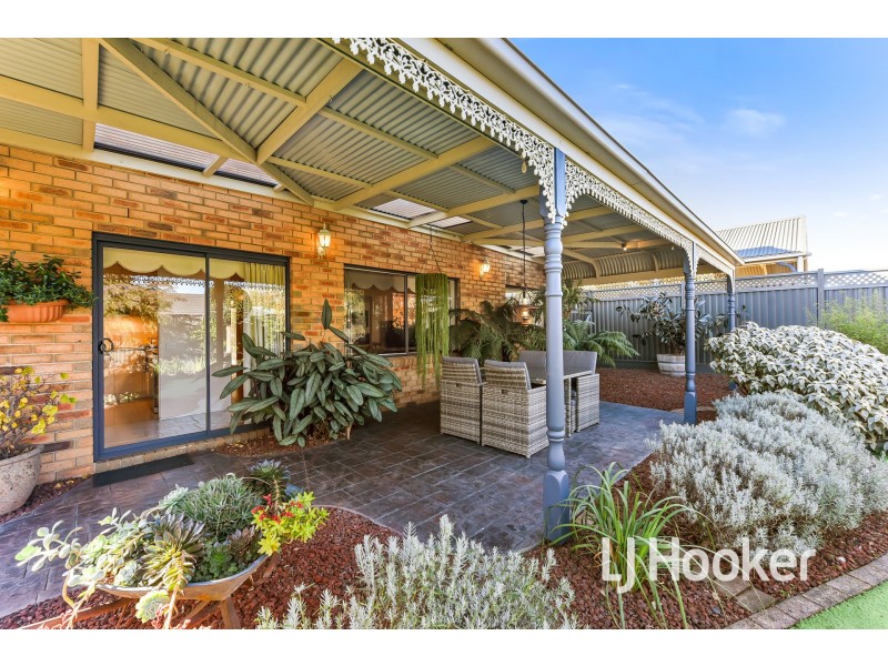 47 Hutchinson Drive, Lynbrook VIC 3975