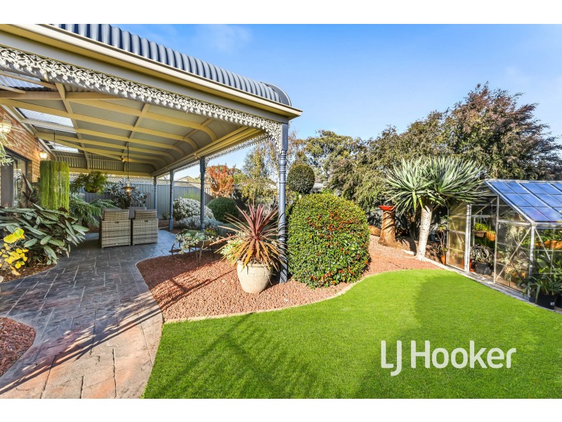47 Hutchinson Drive, Lynbrook VIC 3975