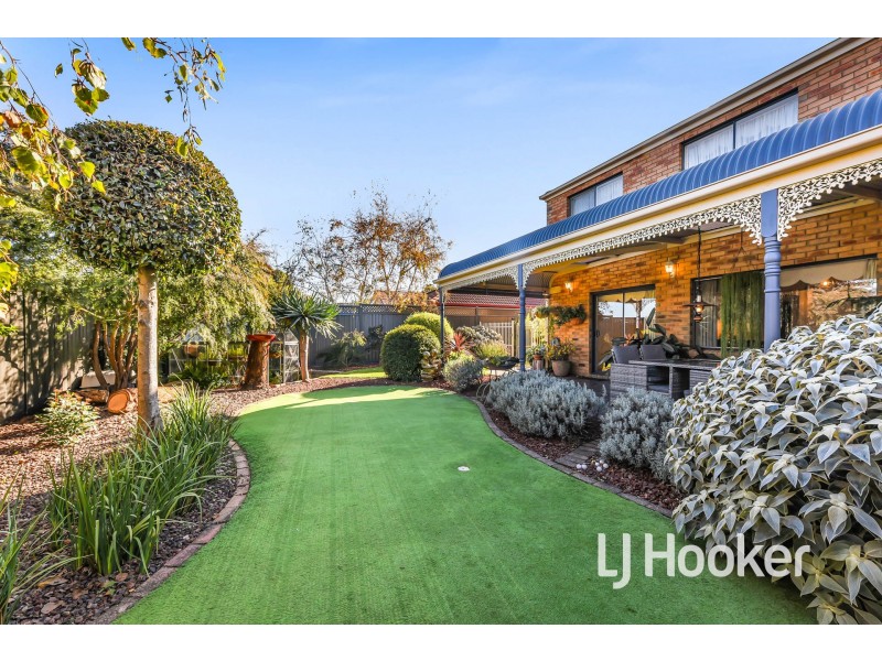 47 Hutchinson Drive, Lynbrook VIC 3975