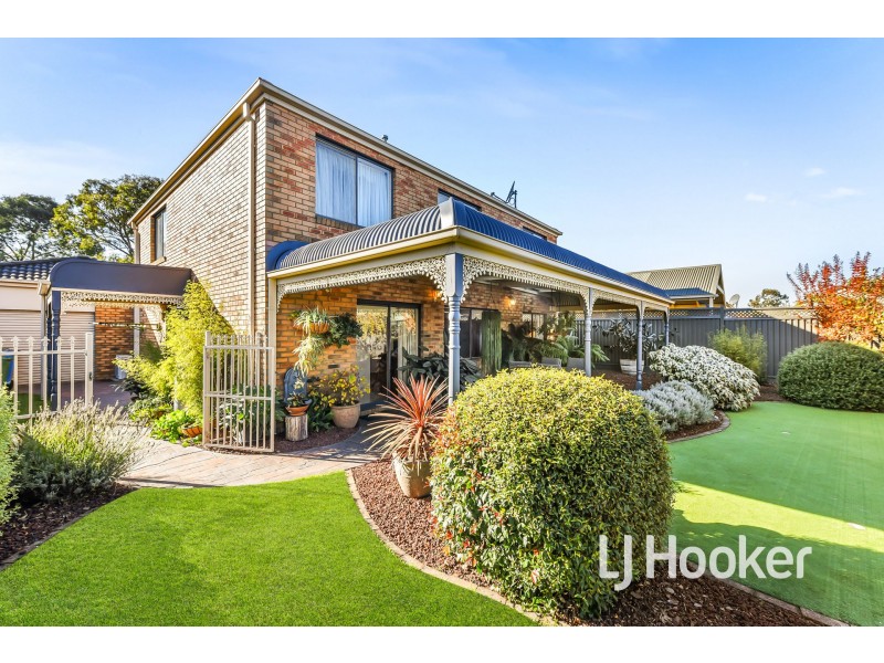 47 Hutchinson Drive, Lynbrook VIC 3975