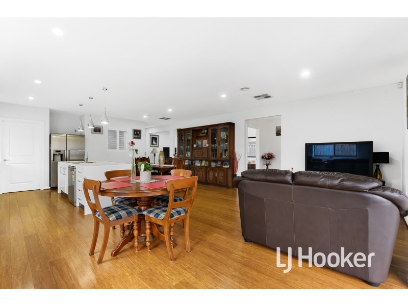 23 City Vista Circuit, Cranbourne West VIC 3977