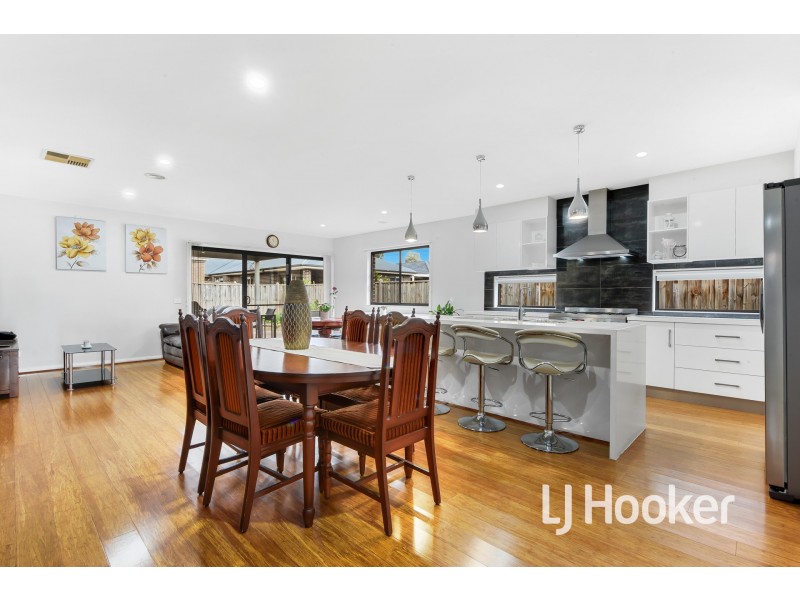 23 City Vista Circuit, Cranbourne West VIC 3977