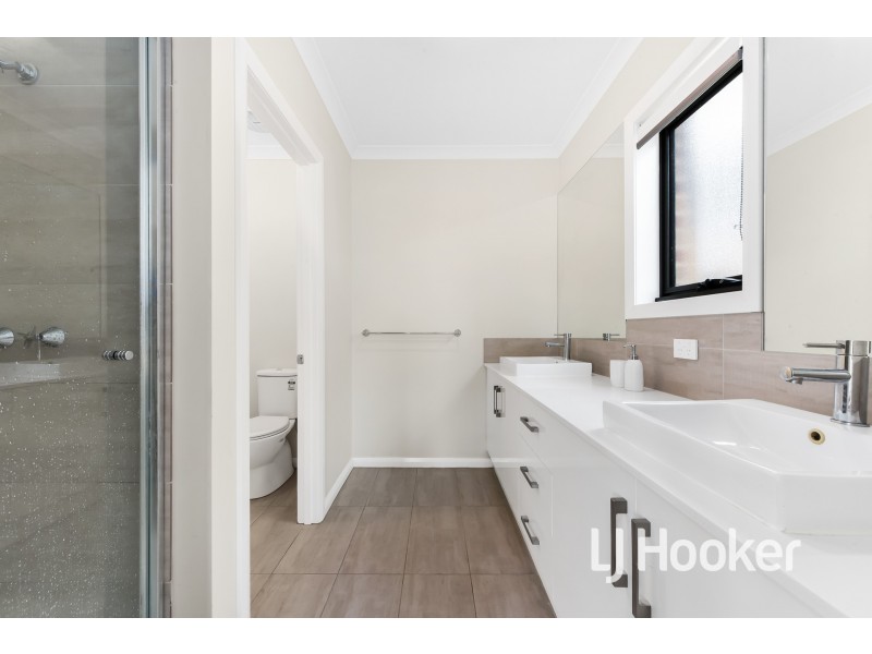 23 City Vista Circuit, Cranbourne West VIC 3977