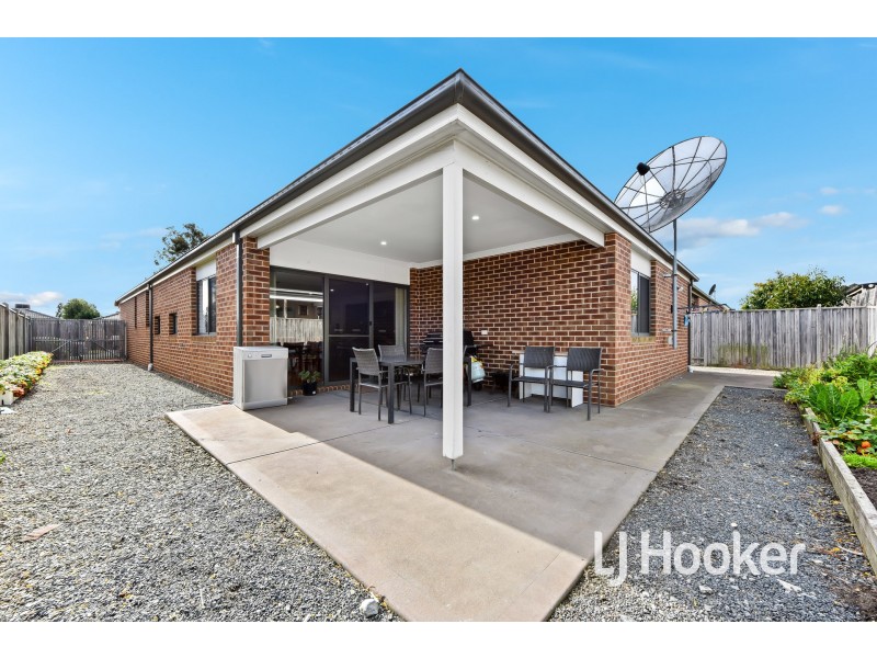 23 City Vista Circuit, Cranbourne West VIC 3977