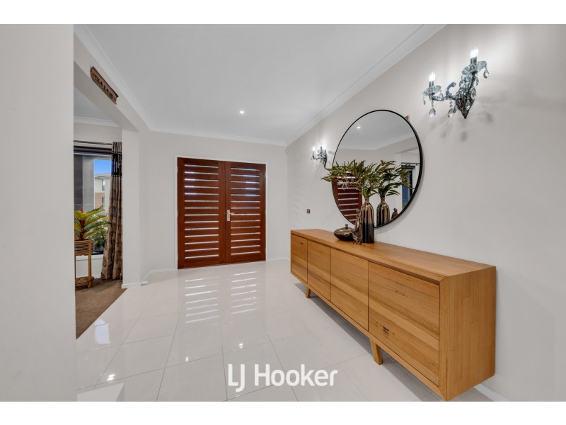 59 Newgrange Boulevard, Clyde North VIC 3978