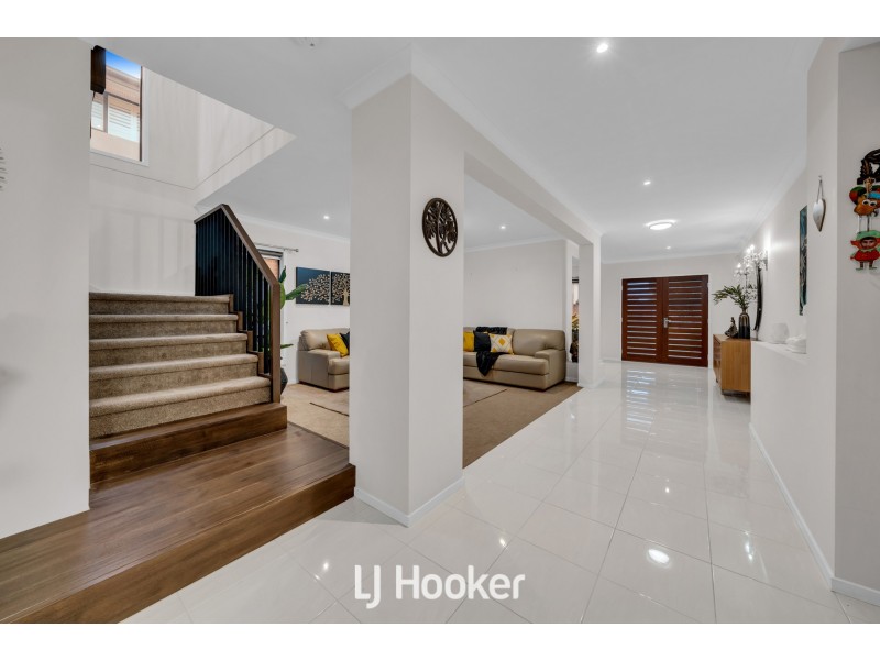 59 Newgrange Boulevard, Clyde North VIC 3978