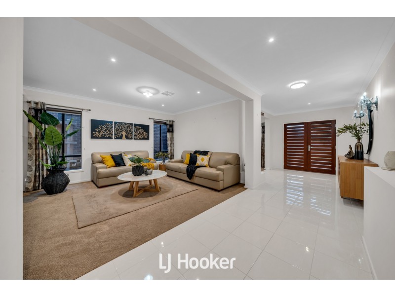 59 Newgrange Boulevard, Clyde North VIC 3978