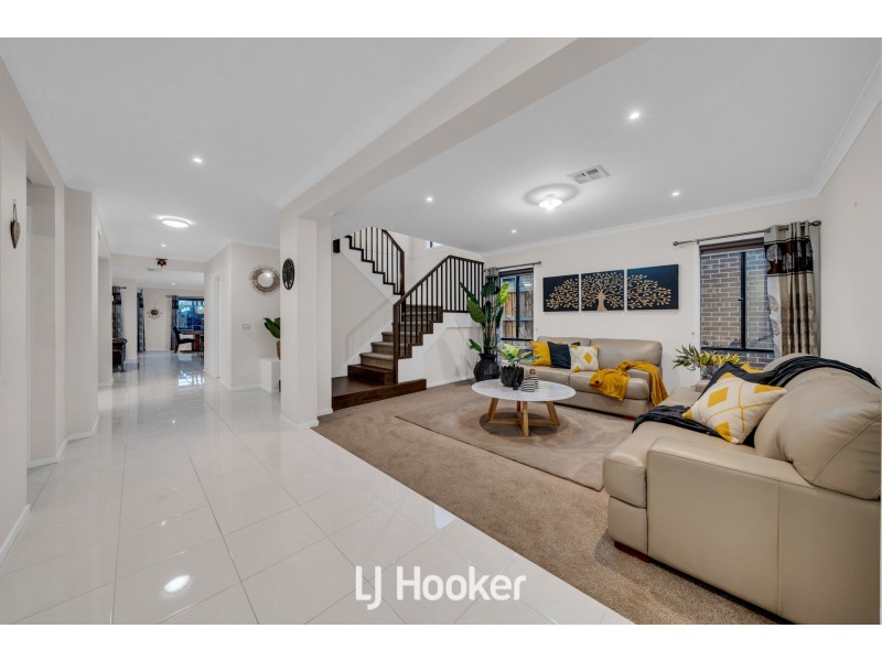 59 Newgrange Boulevard, Clyde North VIC 3978