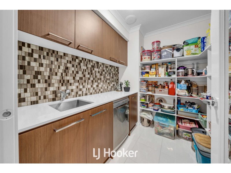 59 Newgrange Boulevard, Clyde North VIC 3978