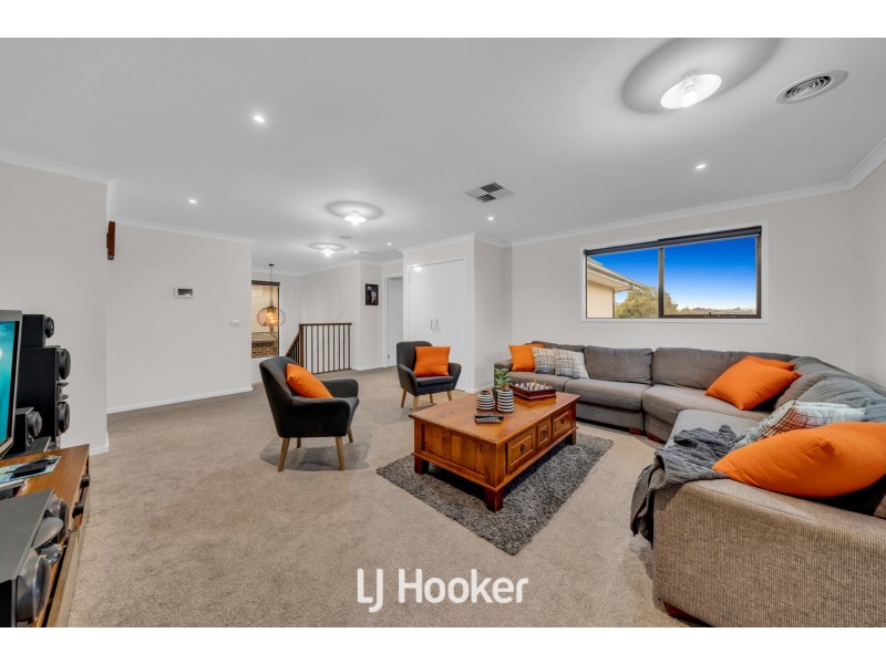 59 Newgrange Boulevard, Clyde North VIC 3978