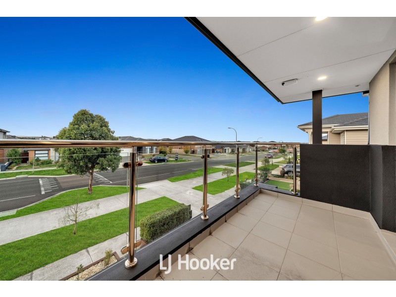 59 Newgrange Boulevard, Clyde North VIC 3978