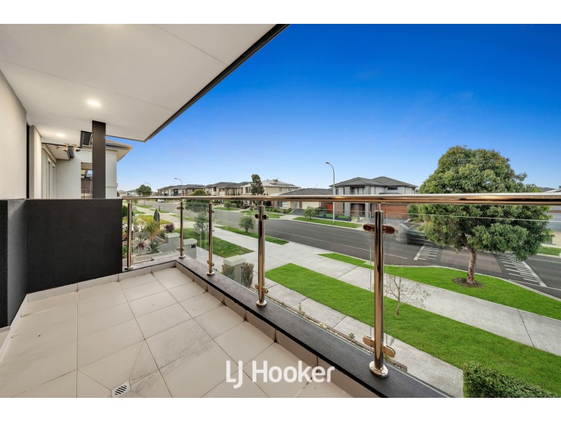 59 Newgrange Boulevard, Clyde North VIC 3978