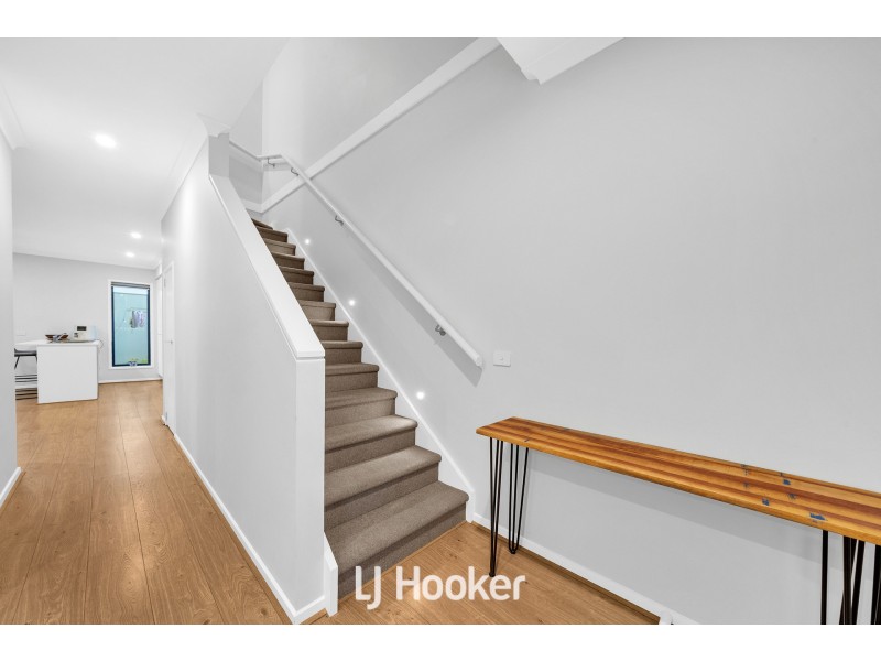 81 Ramlegh Boulevard, Clyde North VIC 3978