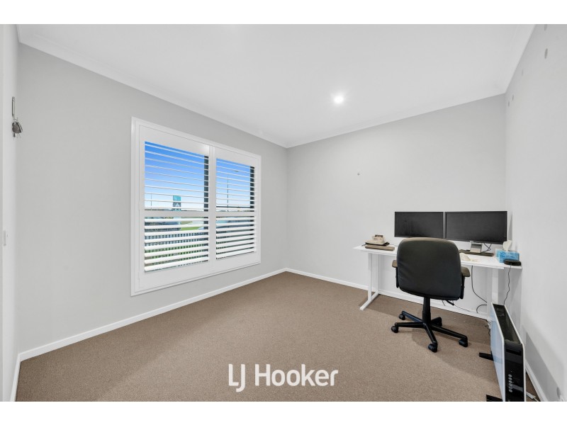 81 Ramlegh Boulevard, Clyde North VIC 3978