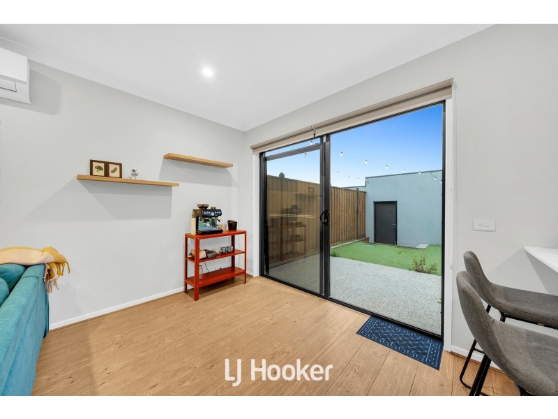 81 Ramlegh Boulevard, Clyde North VIC 3978