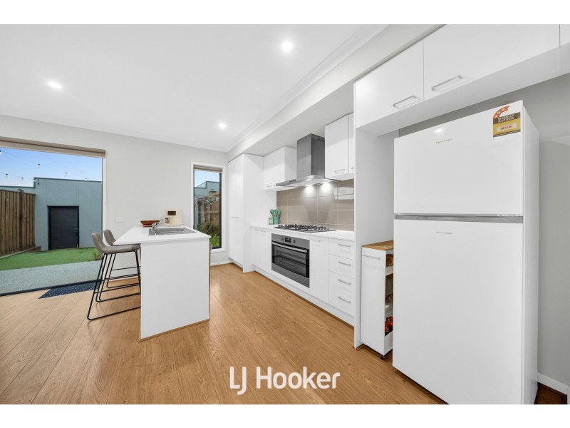 81 Ramlegh Boulevard, Clyde North VIC 3978