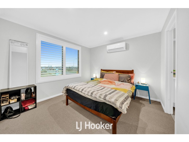 81 Ramlegh Boulevard, Clyde North VIC 3978