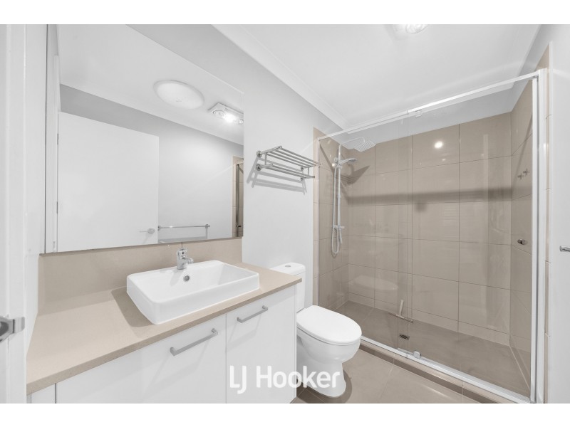 81 Ramlegh Boulevard, Clyde North VIC 3978