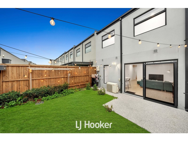 81 Ramlegh Boulevard, Clyde North VIC 3978