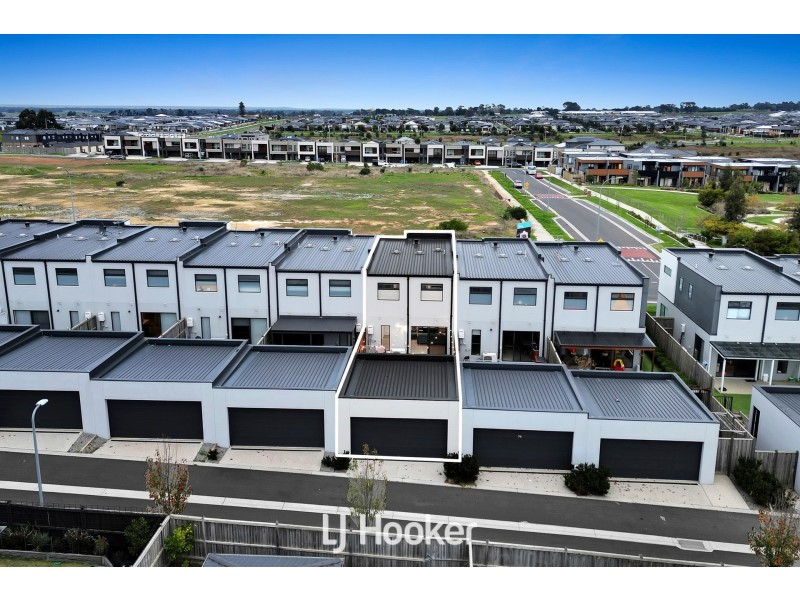 81 Ramlegh Boulevard, Clyde North VIC 3978