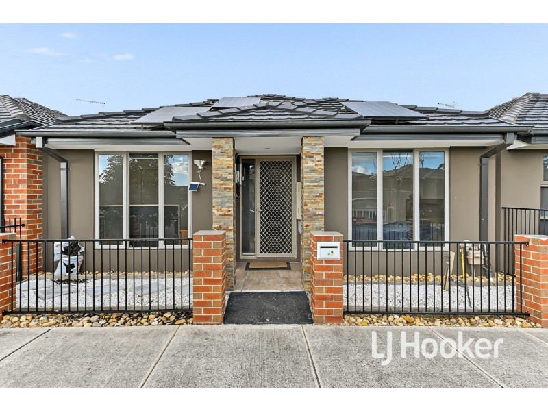 9 Hunt Way, Pakenham VIC 3810