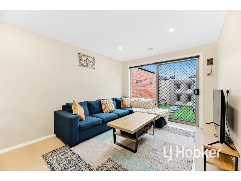 9 Hunt Way, Pakenham VIC 3810