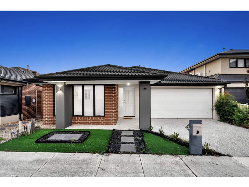 29 Walhallow Drive, Clyde North VIC 3978
