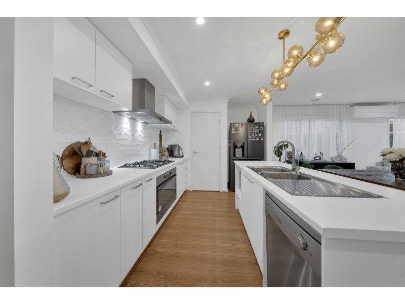 29 Walhallow Drive, Clyde North VIC 3978