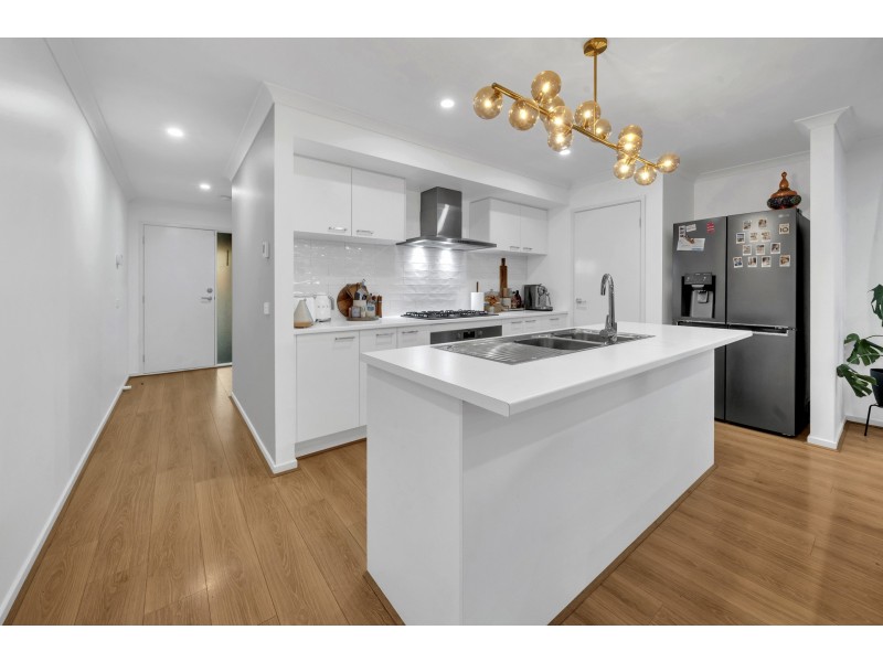 29 Walhallow Drive, Clyde North VIC 3978