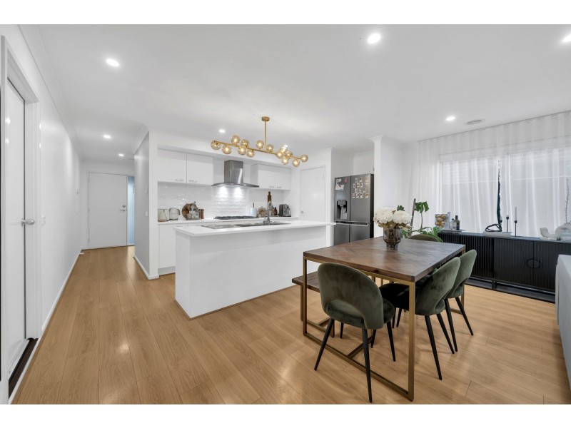 29 Walhallow Drive, Clyde North VIC 3978