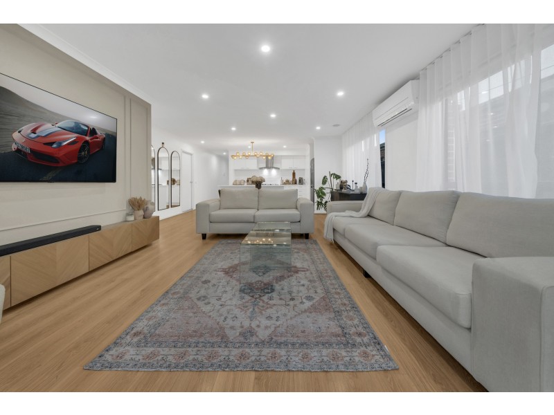 29 Walhallow Drive, Clyde North VIC 3978