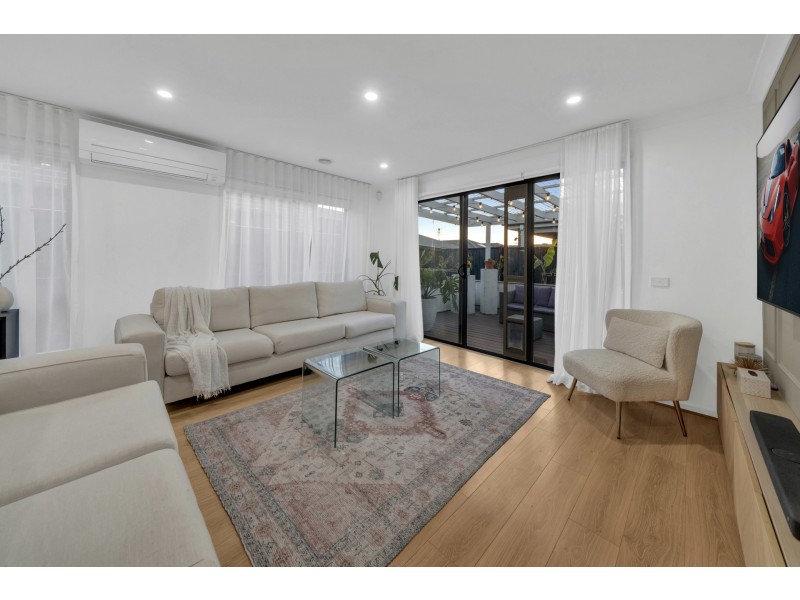 29 Walhallow Drive, Clyde North VIC 3978