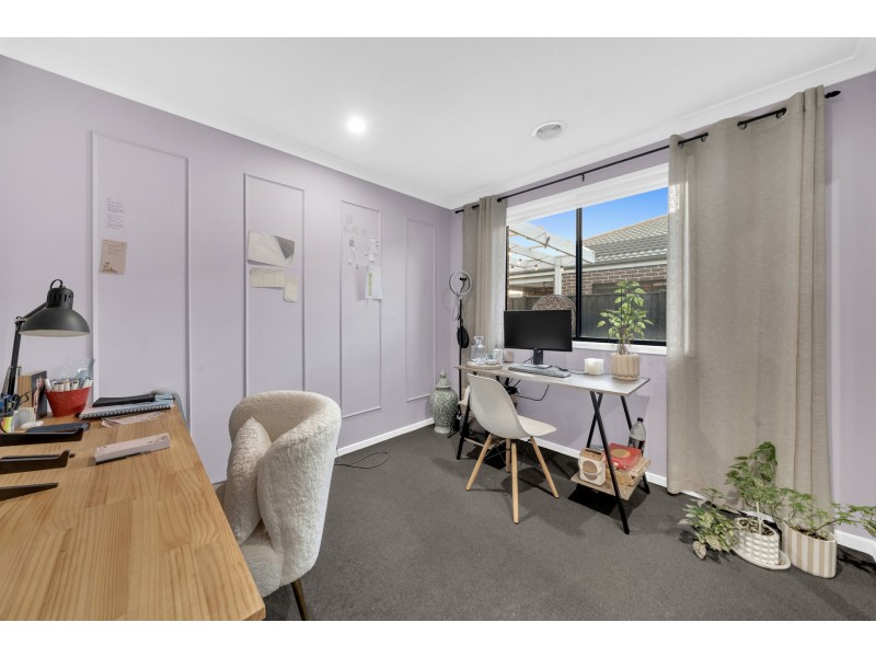 29 Walhallow Drive, Clyde North VIC 3978