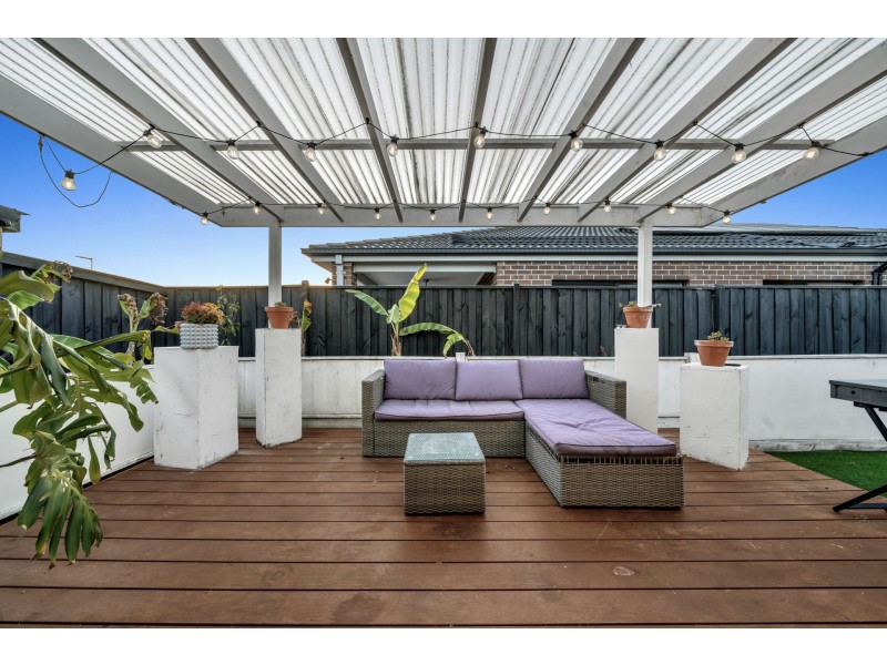 29 Walhallow Drive, Clyde North VIC 3978