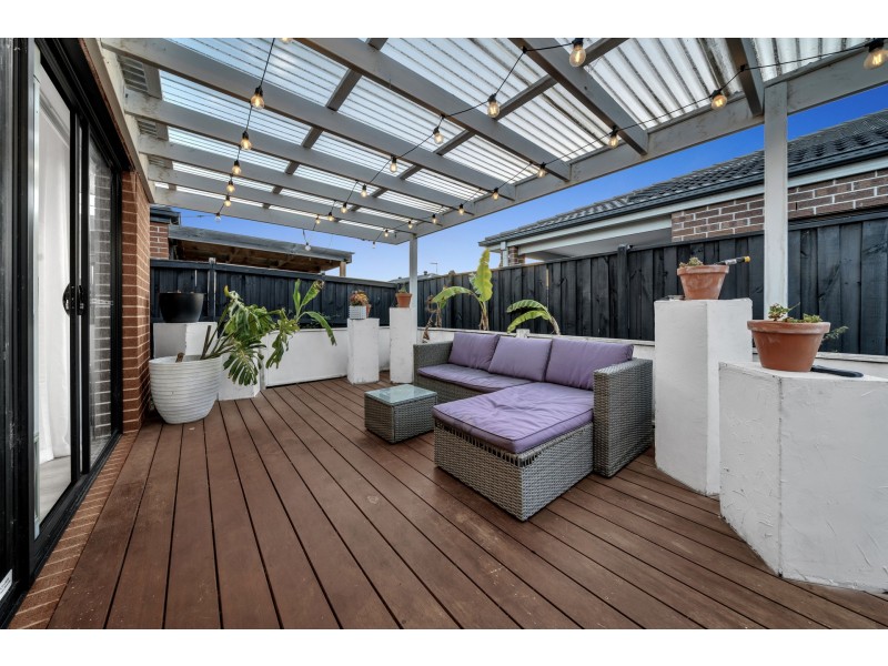 29 Walhallow Drive, Clyde North VIC 3978