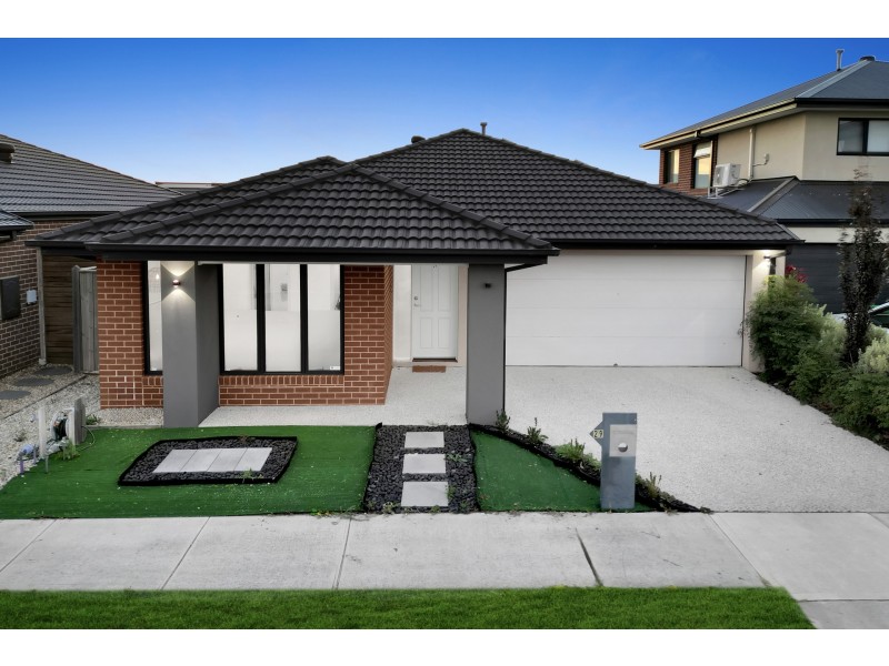 29 Walhallow Drive, Clyde North VIC 3978