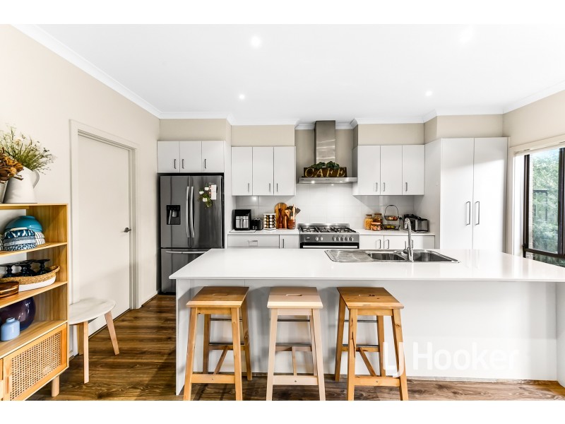 75 Fiorelli Boulevard, Cranbourne East VIC 3977
