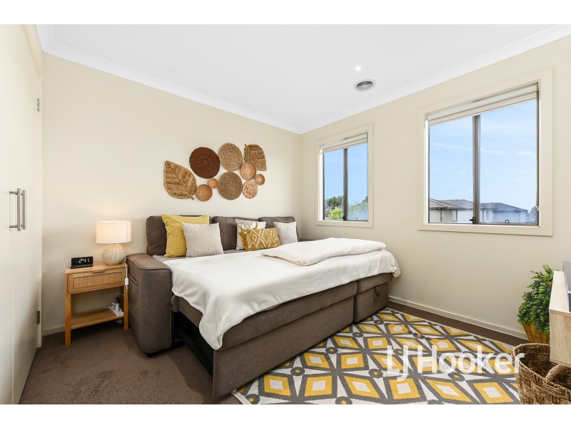 75 Fiorelli Boulevard, Cranbourne East VIC 3977