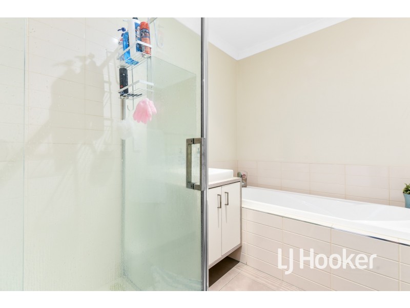 75 Fiorelli Boulevard, Cranbourne East VIC 3977